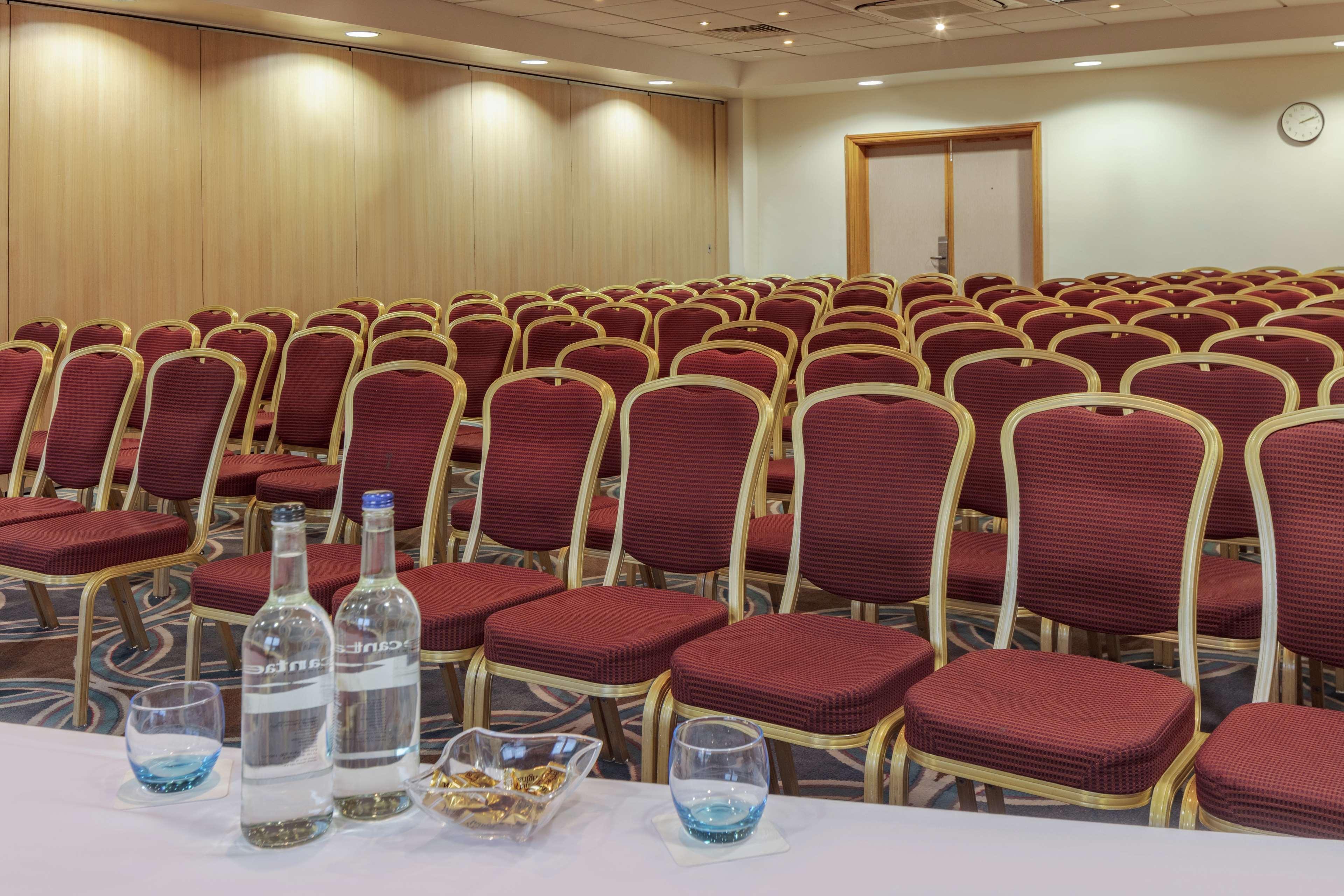 Oxford Belfry Hotel & Spa Thame Esterno foto