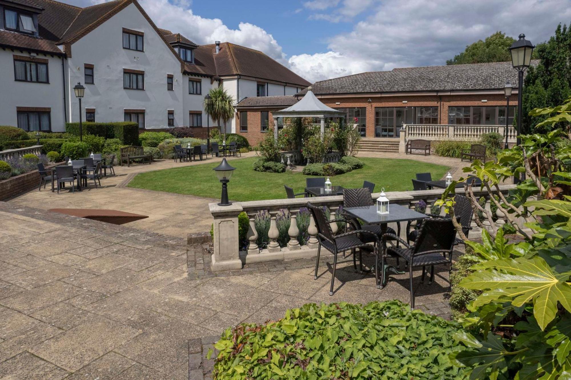 Oxford Belfry Hotel & Spa Thame Esterno foto