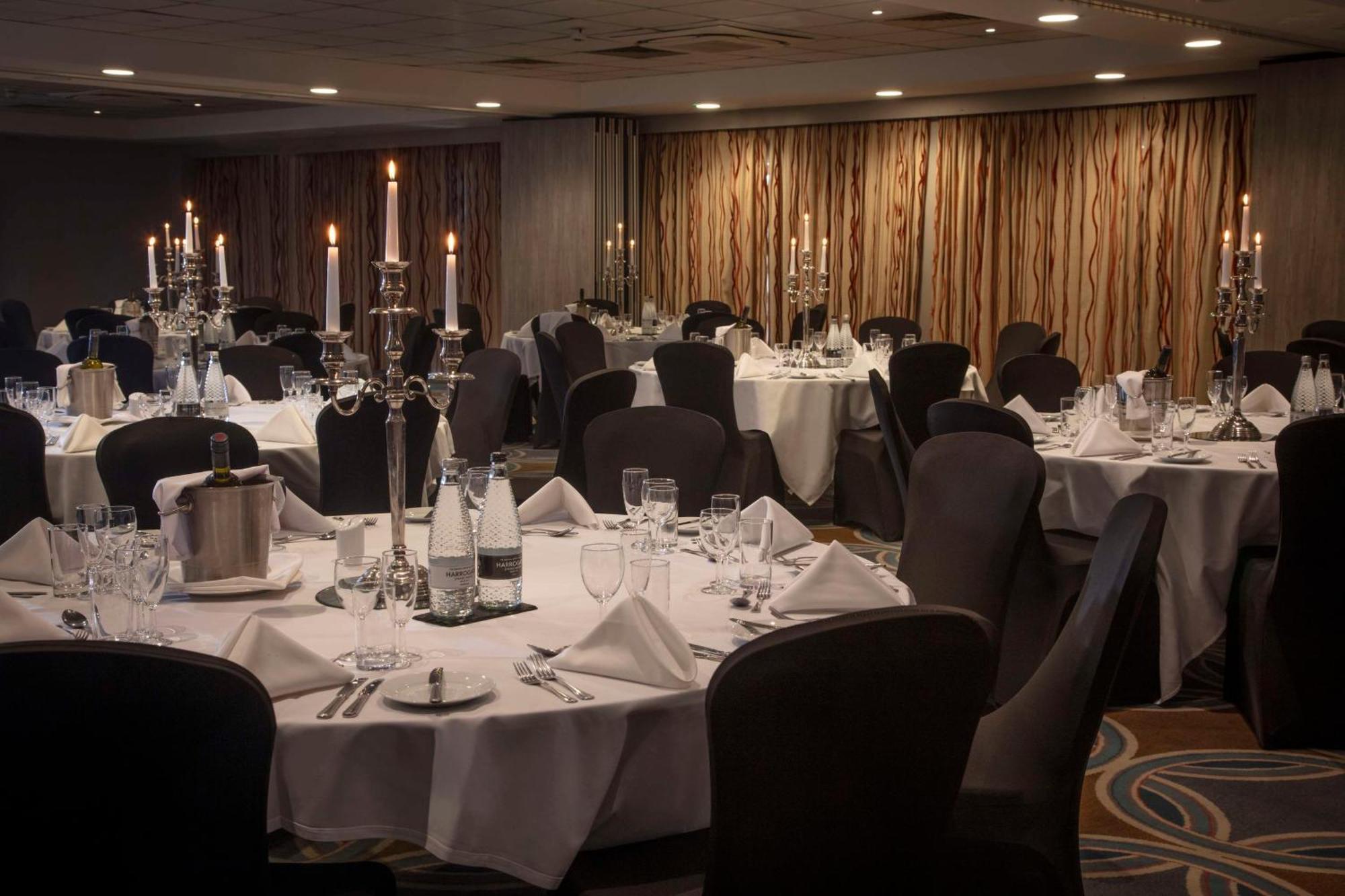 Oxford Belfry Hotel & Spa Thame Esterno foto