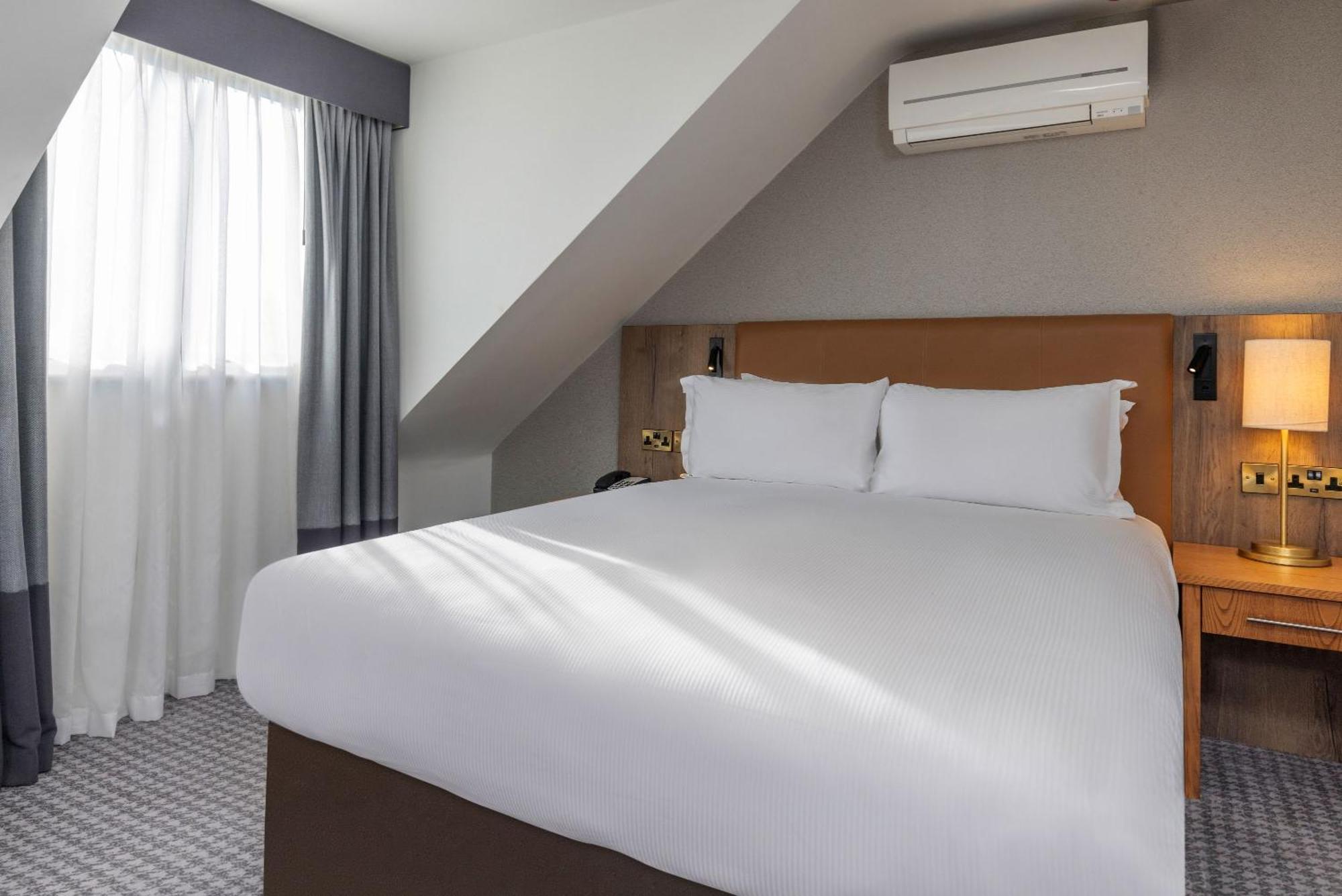 Oxford Belfry Hotel & Spa Thame Esterno foto